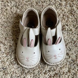 Livie & Luca bunny shoes size 8